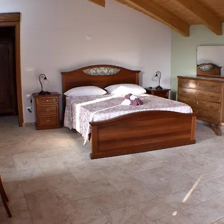 Cascina Sortina Bed & Breakfast Treville